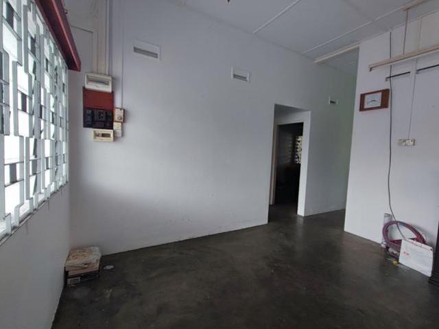 Terraced House for sale in Malaka