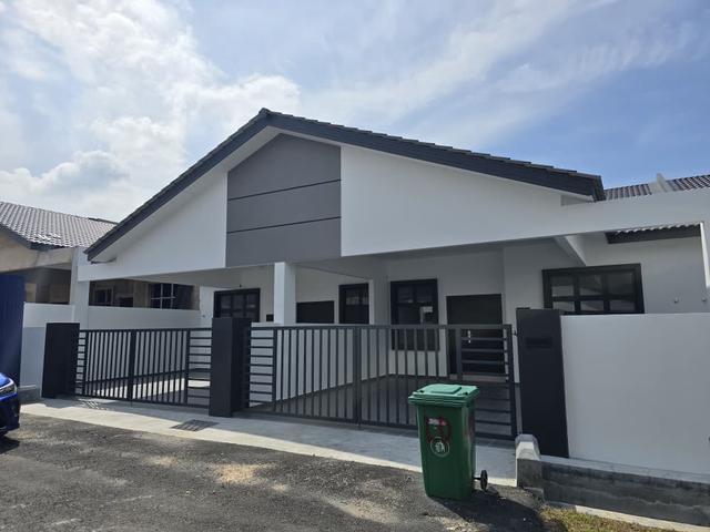 Terraced House for sale in Malaka