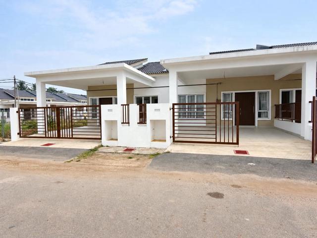 Terraced House for sale in Malaka