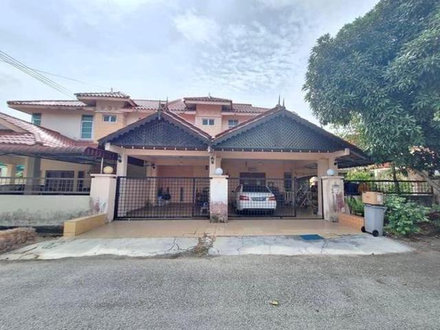 Residential House for sale in Batu Pahat, Johor