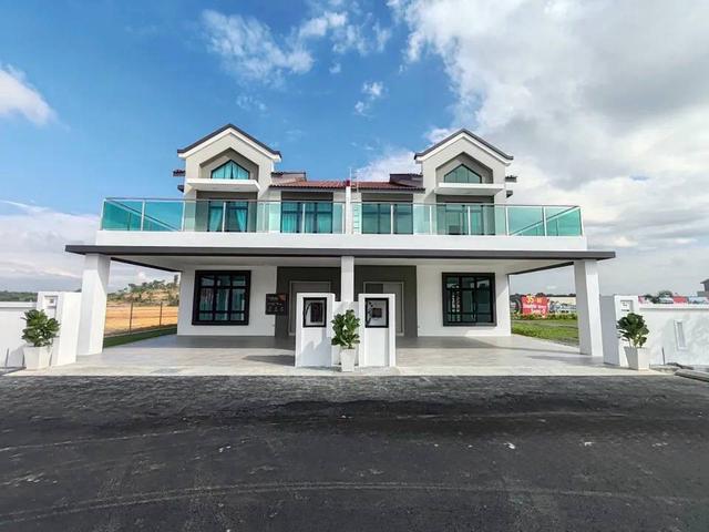 Residential House for sale in Malaka