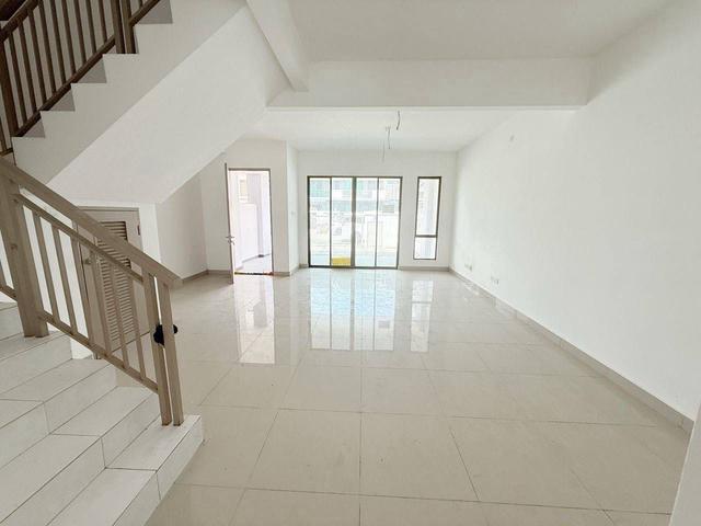 Terraced House for sale in Ulu Tiram, Johor