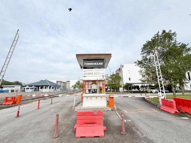 Townhouse for sale in Port Klang, Selangor