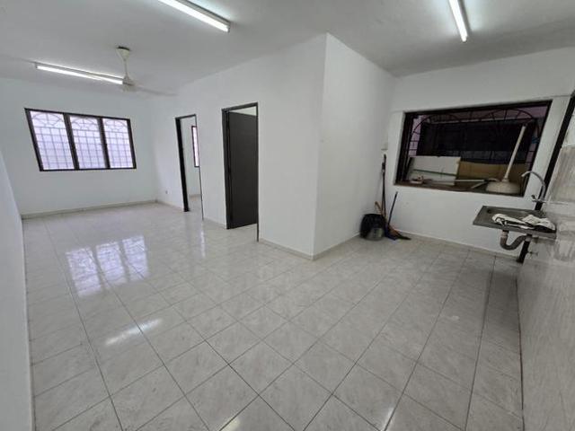 Apartment for sale in Petaling, Damansara Damai