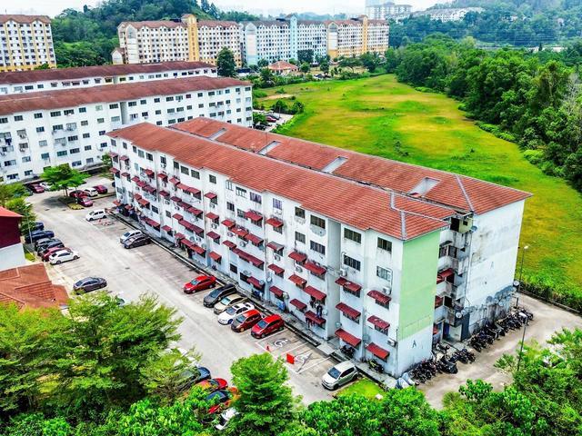 Flat for sale in Petaling, Subang Jaya