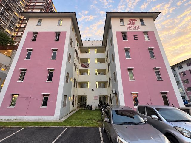 Apartment for sale in Tanjong Sepat, Selangor