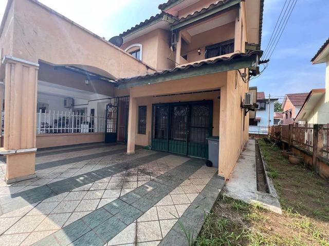 Terraced House for sale in Malaka