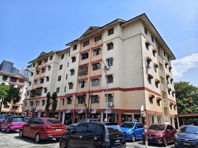 Flat for sale in Petaling, Alam Impian