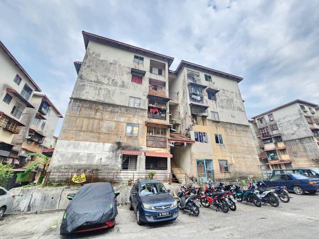 Flat for sale in Petaling, Subang Jaya
