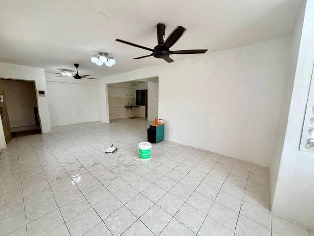 Apartment for sale in Tanjong Sepat, Selangor