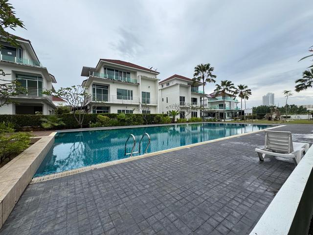 Bungalow for sale in Wellesley, Penang