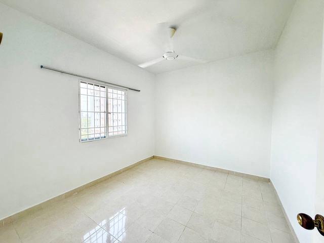 Apartment for sale in Petaling, Damansara Damai