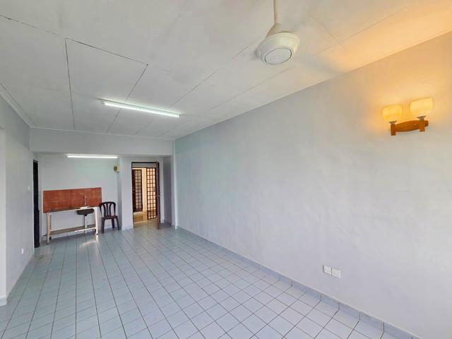 Flat for sale in Bandar Johor Bahru, Johor