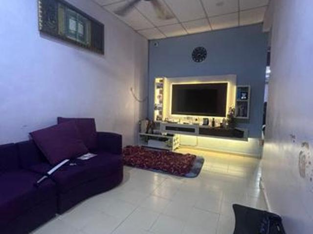 Terraced House for sale in Malaka