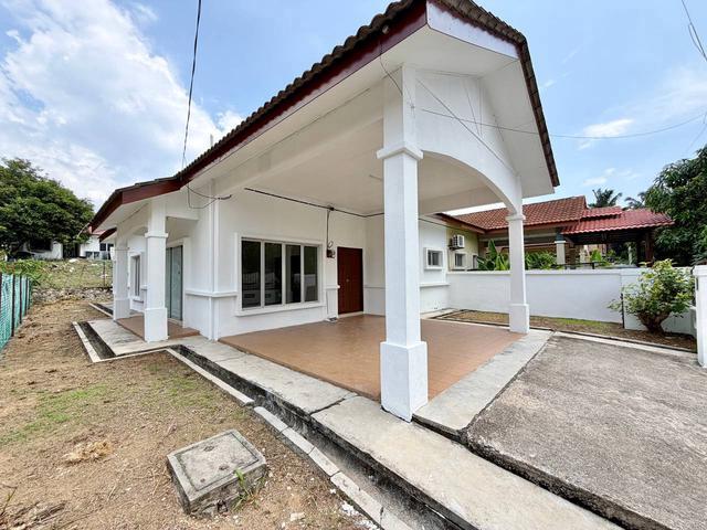 Residential House for sale in Tanjong Sepat, Selangor