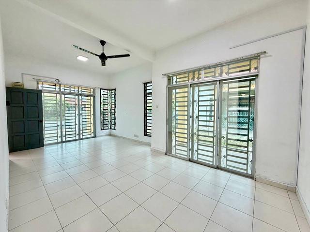 Residential House for sale in Tanjong Sepat, Selangor