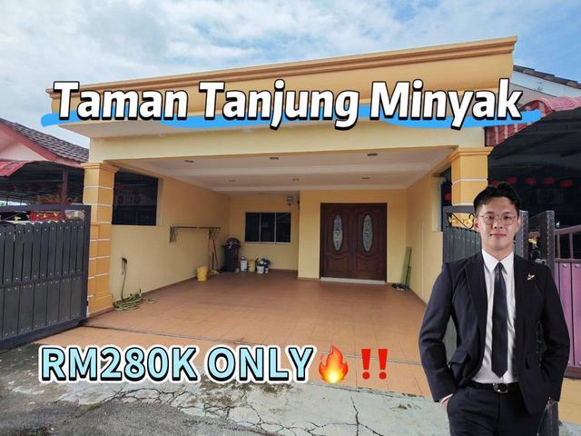 Terraced House for sale in Malaka