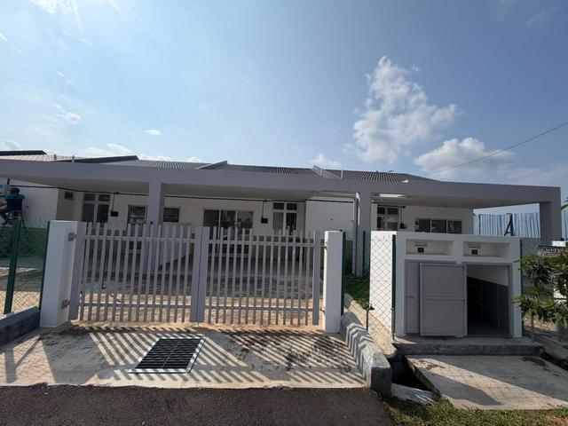 Terraced House for sale in Malaka