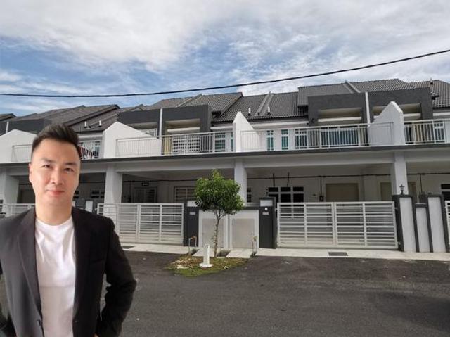 Terraced House for sale in Malaka