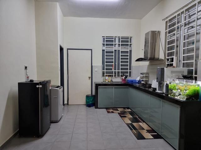 Terraced House for sale in Malaka