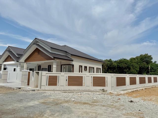 Residential House for sale in Batu Pahat, Johor