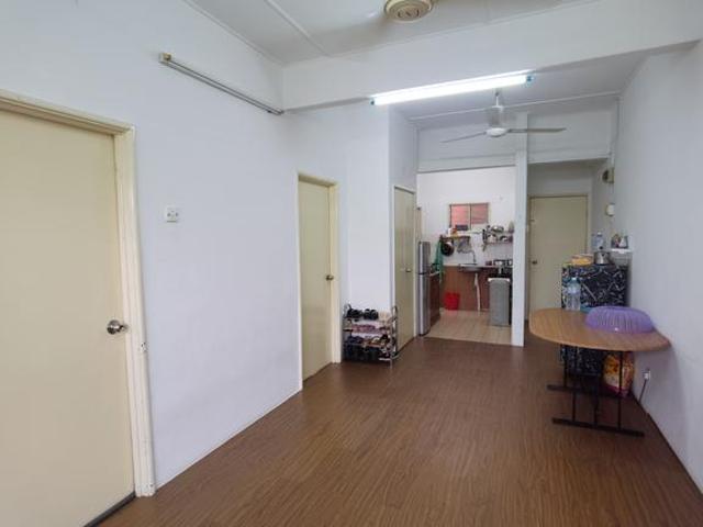 Flat for sale in Petaling, Subang Jaya