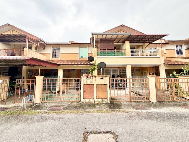 Townhouse for sale in Sungai Buloh, Shah Alam