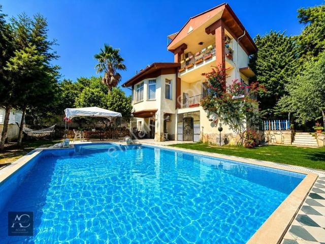 Soğucak, Kuşadası içerisinde satılık Villa