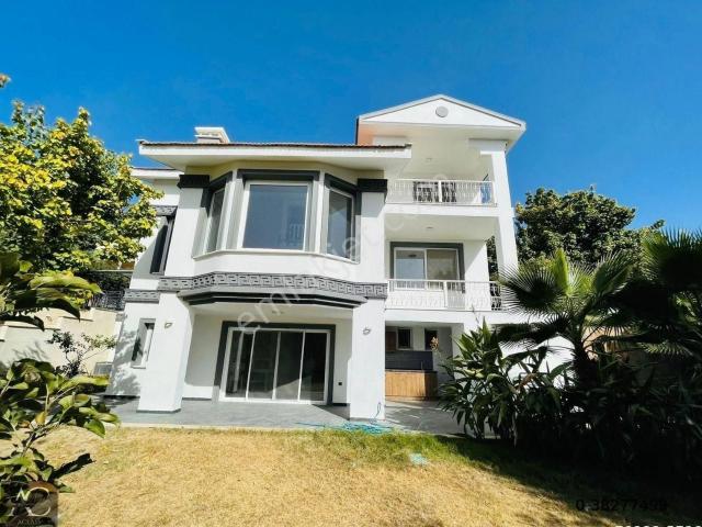 Kuşadasi, Aydin içerisinde satılık Villa