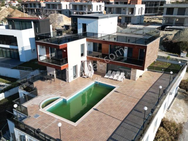 Kuşadasi, Aydin içerisinde satılık Villa
