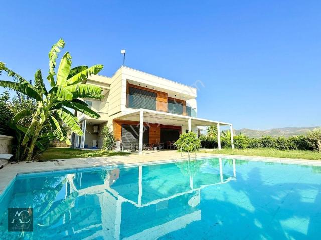 Kuşadasi, Aydin içerisinde satılık Villa