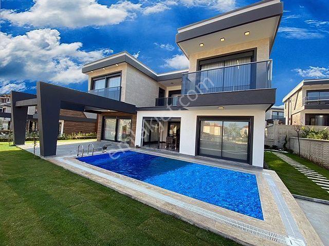 Kuşadasi, Aydin içerisinde satılık Villa