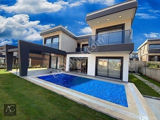 Kuşadasi, Aydin içerisinde satılık Villa