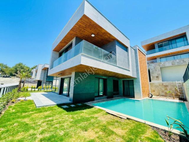 Kuşadasi, Aydin içerisinde satılık Villa