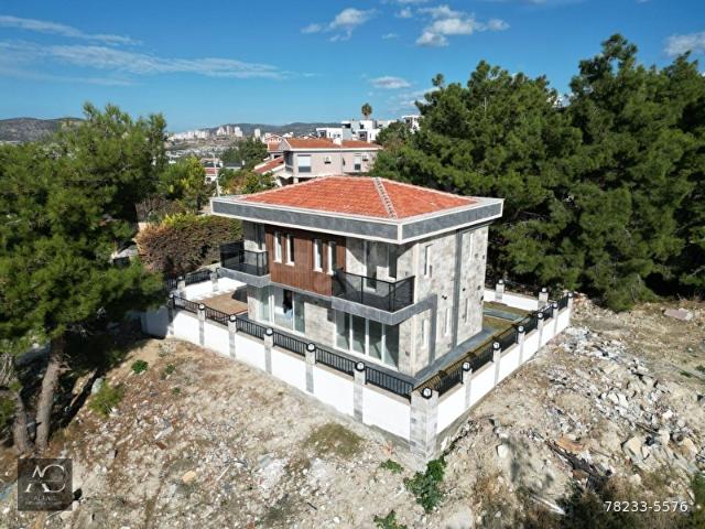 Karaova, Kuşadası içerisinde satılık Villa