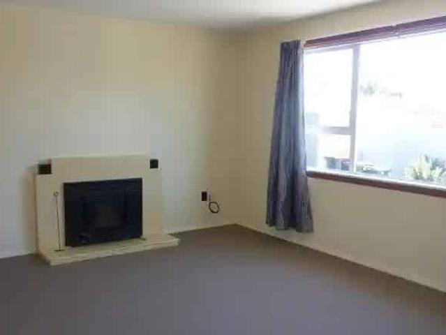 House for rent in Chaslands, Canterbury