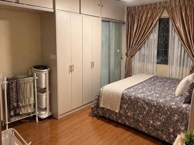 Apartment for sale in Seri Kembangan, Majlis Bandaraya Subang Jaya