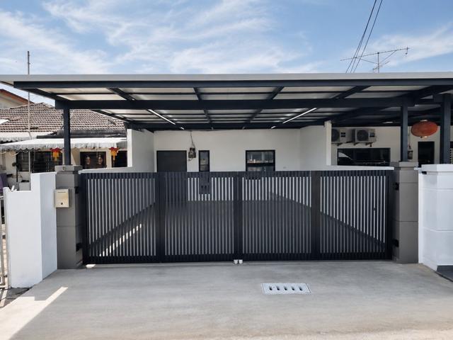 Terraced House for sale in Malaka