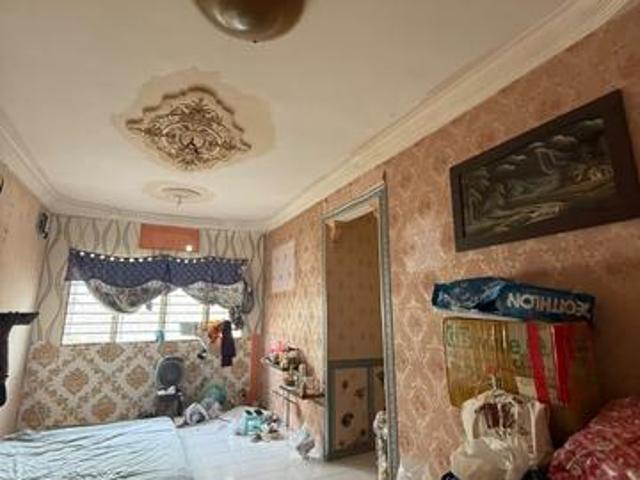 Serviced Residence for sale in Bandar Kinrara, Majlis Bandaraya Subang Jaya