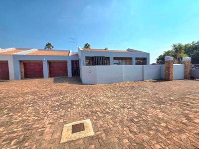 Townhouse for sale in Ekurhuleni, Gauteng