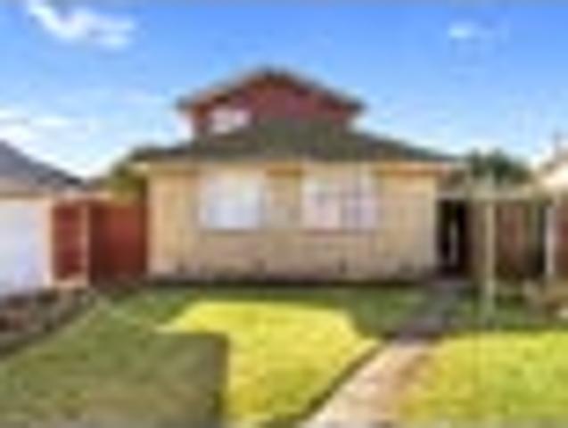 House for sale in Chaslands, Canterbury