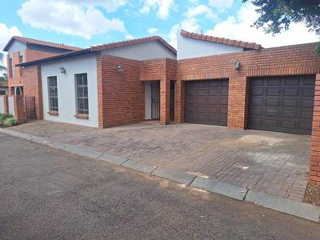 House for sale in Waterkloof, Gauteng