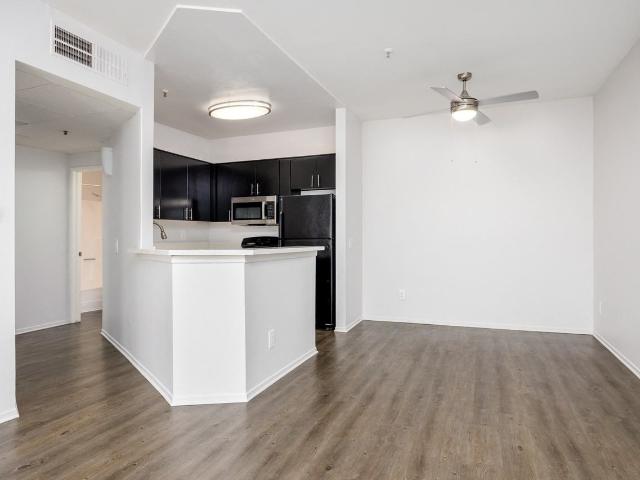 Apartment for rent in Canoga Park, California