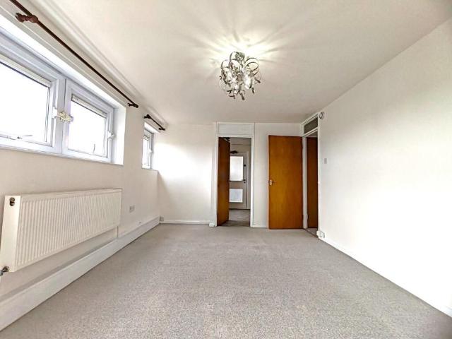 Apartment for rent in London Borough of Redbridge, Greater London