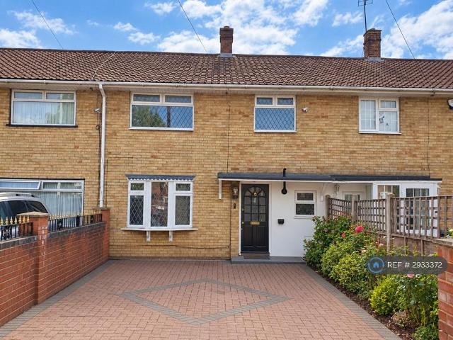 House for rent in London Borough of Redbridge, Greater London