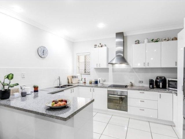 Townhouse for rent in Toombul, Queensland