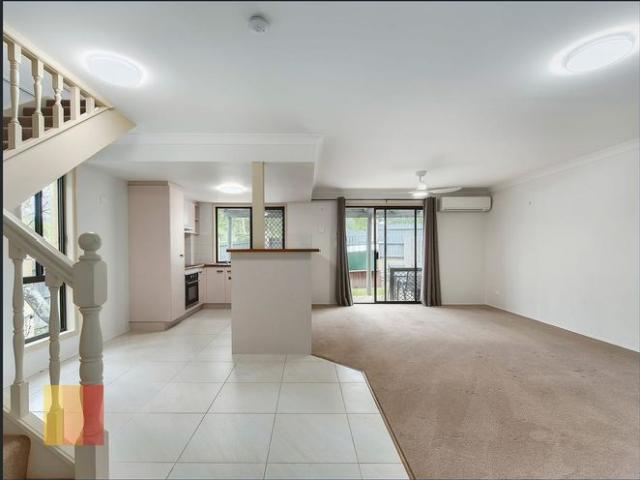 Townhouse for rent in Everton Park, City of Brisbane