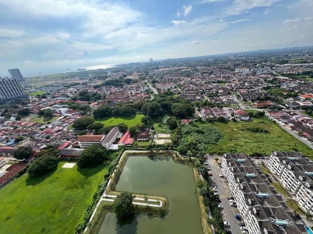Condominium for rent in Malaka