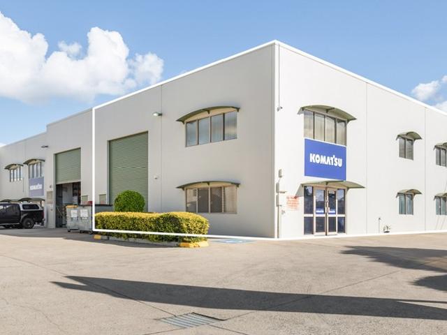 Warehouse for rent in Toombul, Queensland