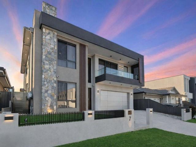 Cottage for sale in Sydney, New South Wales